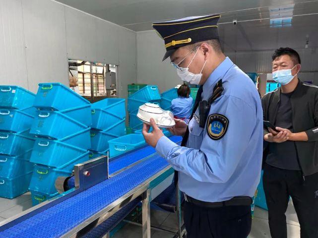 本市各级卫生监督机构还对餐饮具集中消毒服务单位产品进行抽查抽检