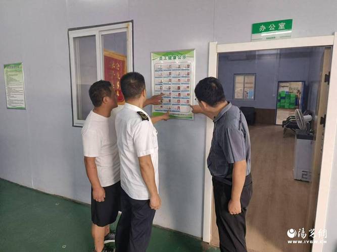 守护"舌尖上的安全",汉滨区卫生计生监督所开展餐饮具集中消毒服务