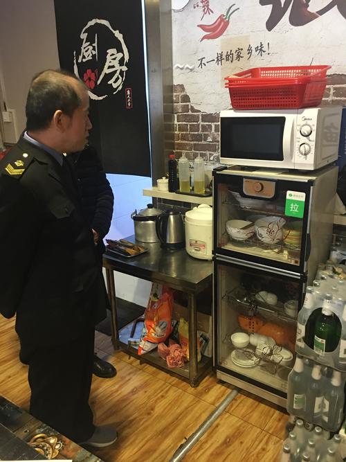 新城区韩森寨食品药监所集中开展餐饮具消毒专项检查